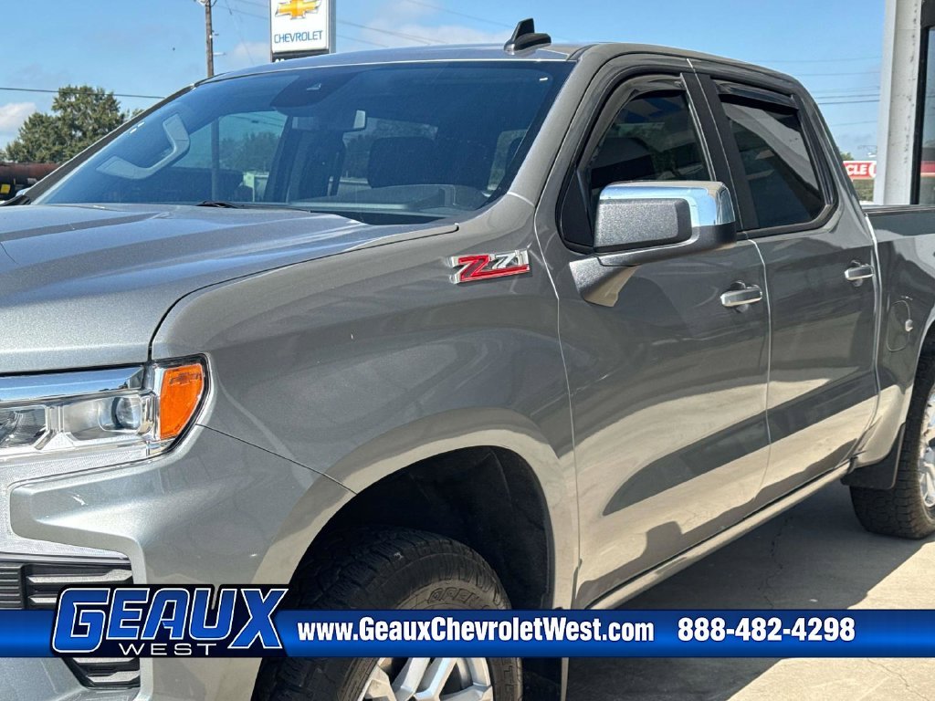 Used 2023 Gray Chevrolet LT image 8