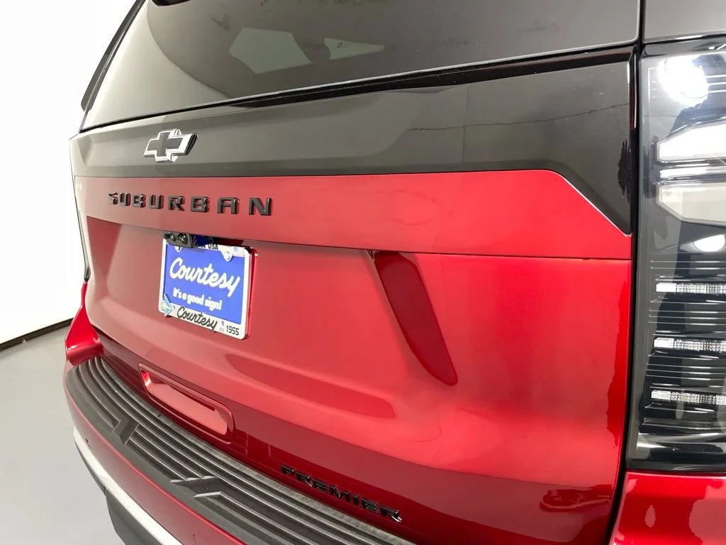 2025 Chevrolet Suburban Premier - Photo 14