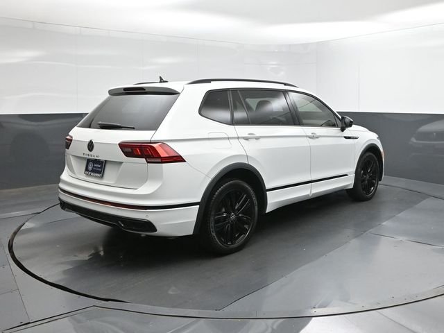 Used 2022 White Volkswagen 2.0T SE R-Line Black image 8