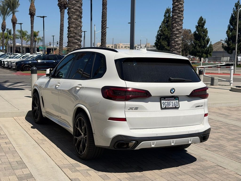 Used 2023 Alpine White BMW sDrive40i image 7