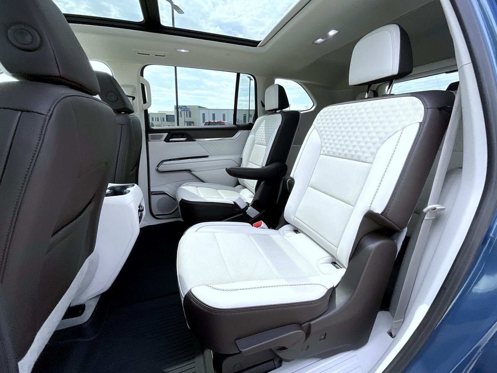 Used 2024 Blue GMC Denali image 18