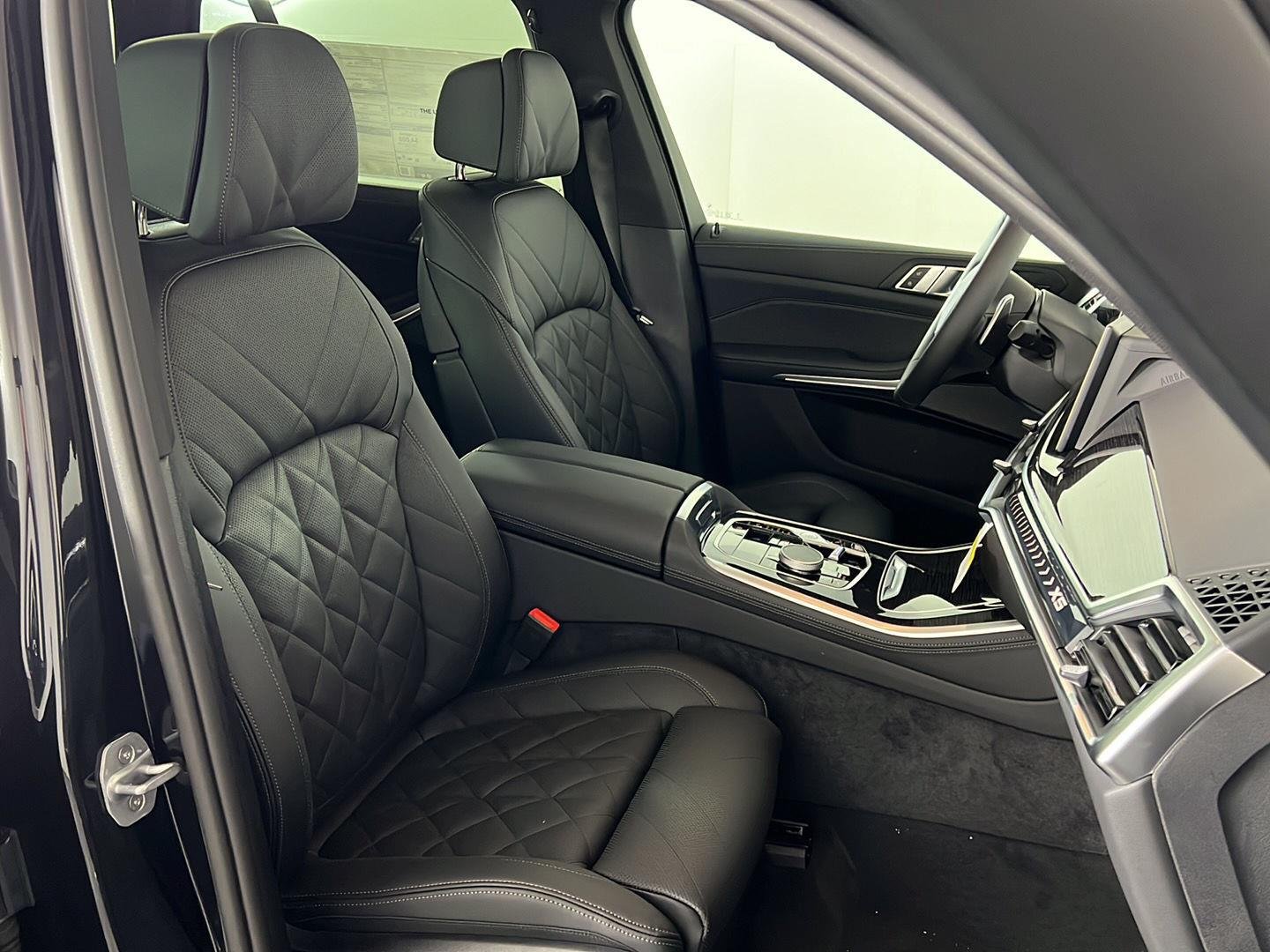 New 2026 Black Sapphire Metallic BMW xDrive40i image 27