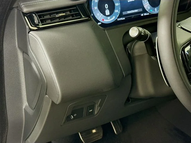 New 2026 Fuji White Land Rover Belgravia Edition image 10