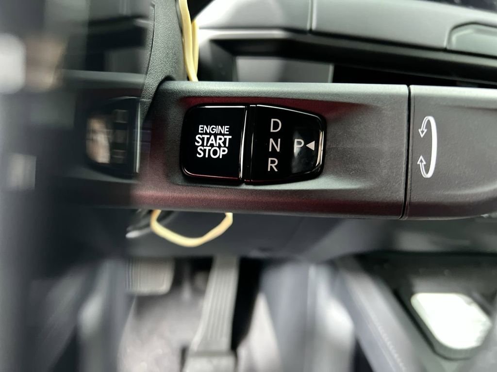 New 2027 Glacial White Pearl Kia X-LINE SX image 21