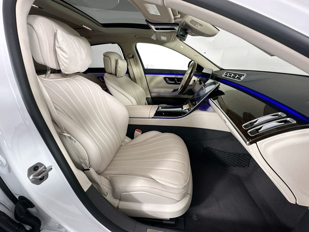 New 2026 White Mercedes-Benz S 500 image 30