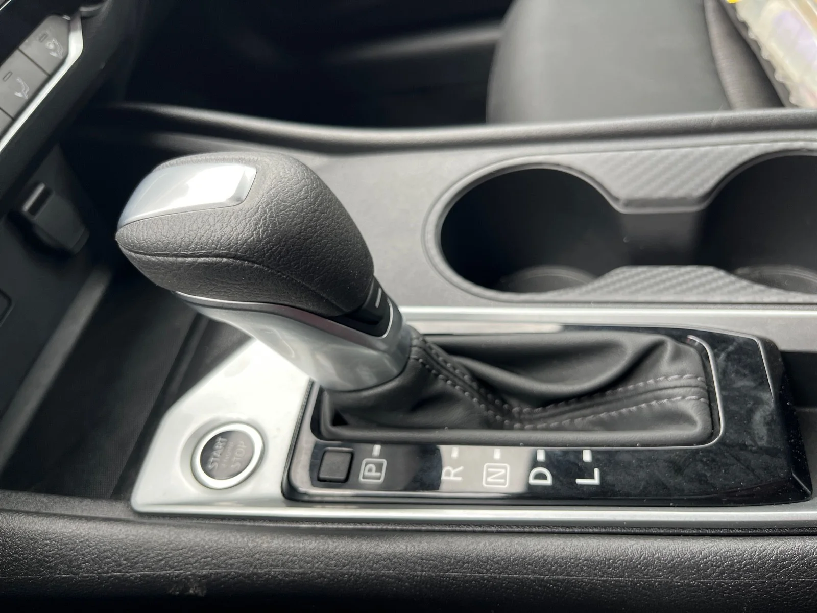 Used 2025 Brilliant Silver Metallic Nissan SV FWD image 18