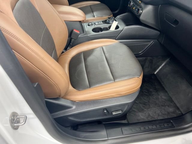 Used 2023 White Ford Badlands image 22