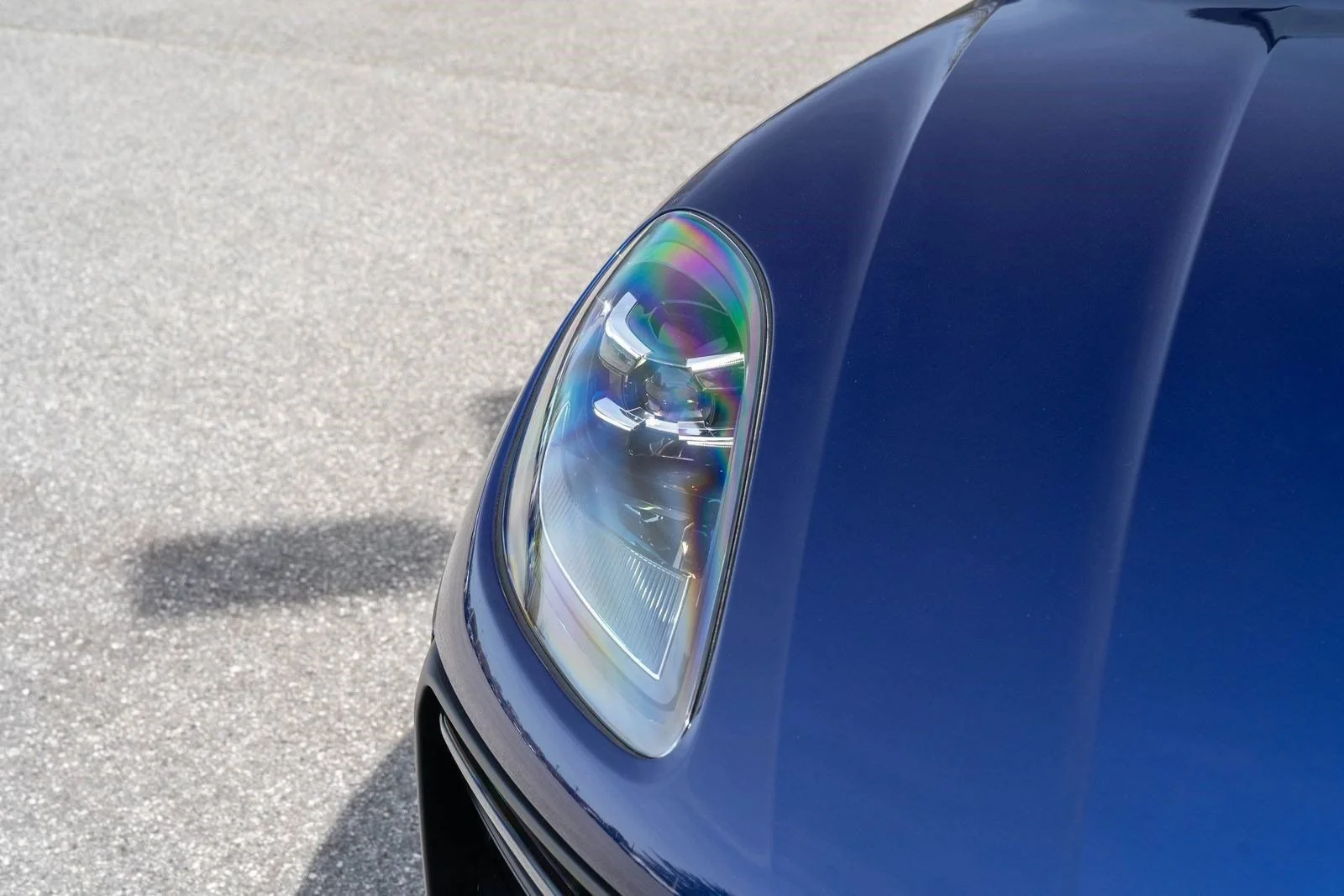 New 2026 Gentian Blue Metallic Porsche Base image 20