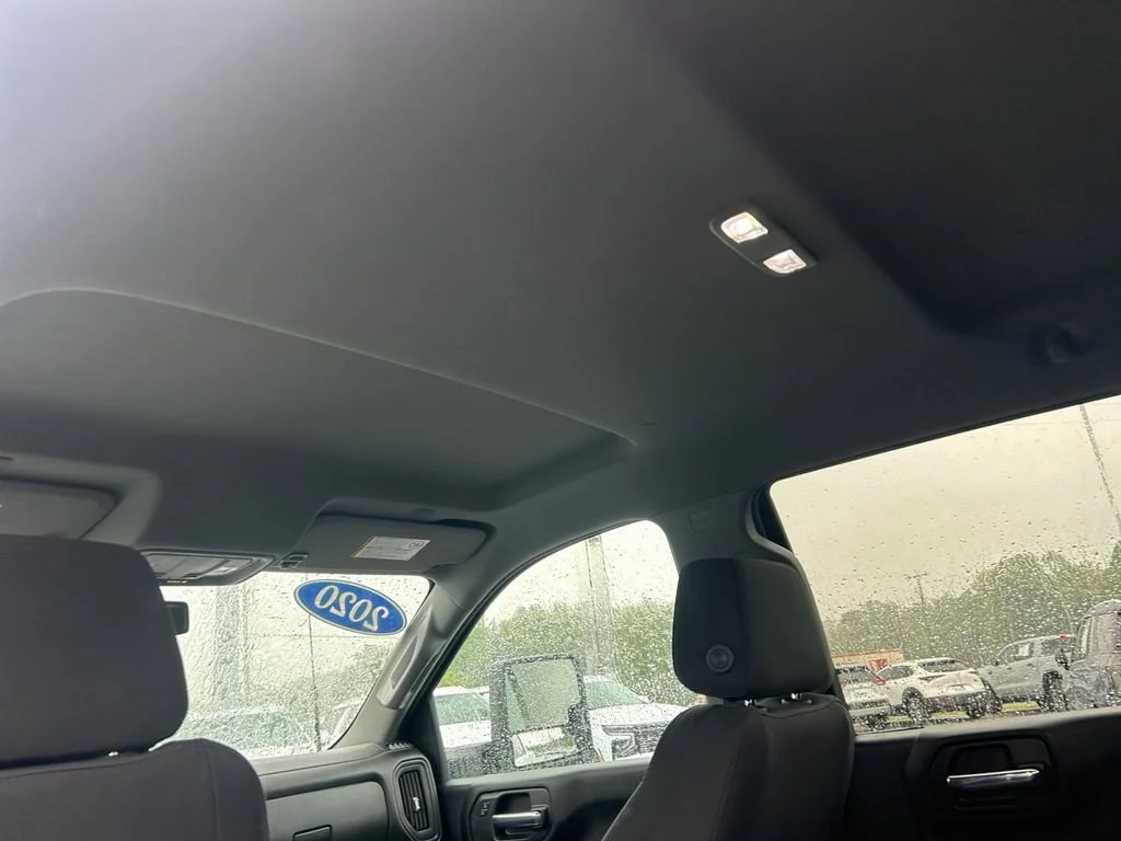 Used 2020 SUMMIT WHITE Chevrolet Custom image 23