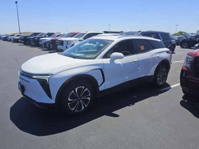 Used 2024 Summit White Chevrolet LT image 6