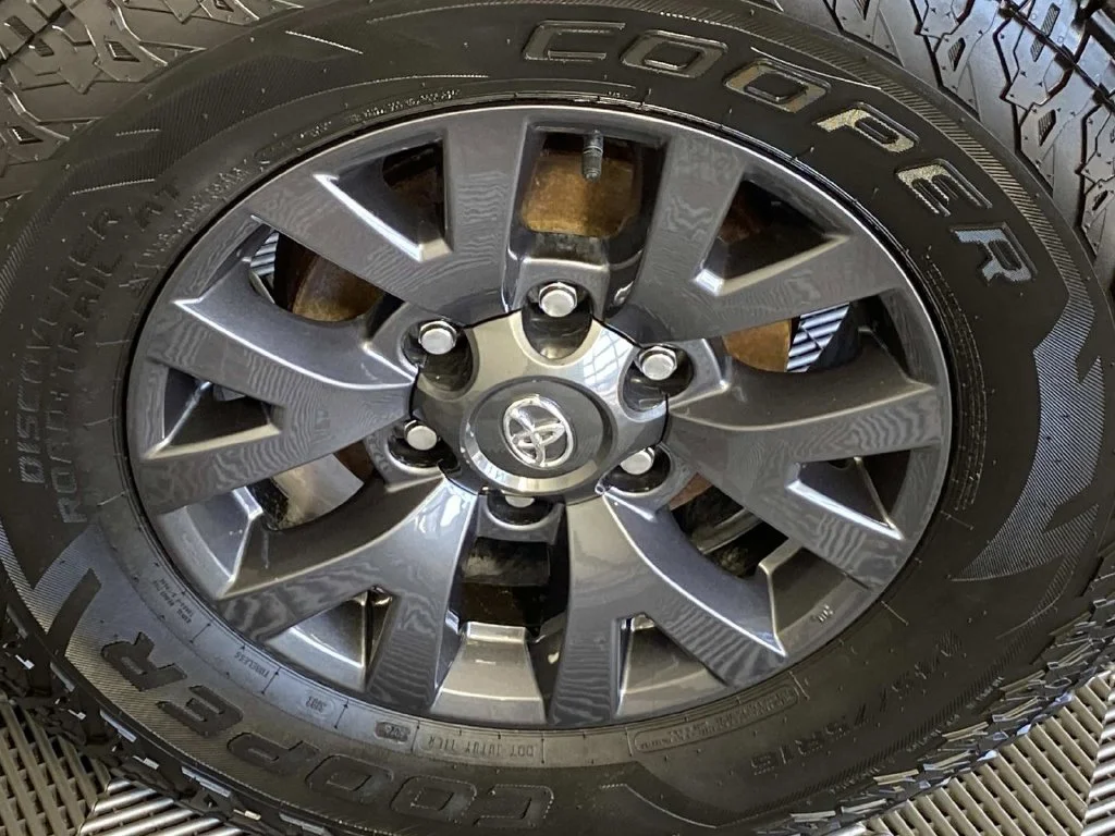 Used 2022 Magnetic Gray Metallic Toyota SR5 image 27