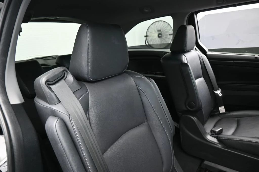 Used 2024 Black Honda EX-L image 39