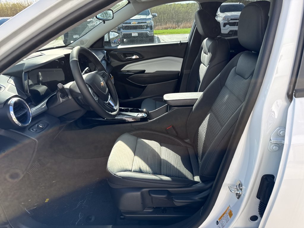Used 2026 White Chevrolet LT image 21