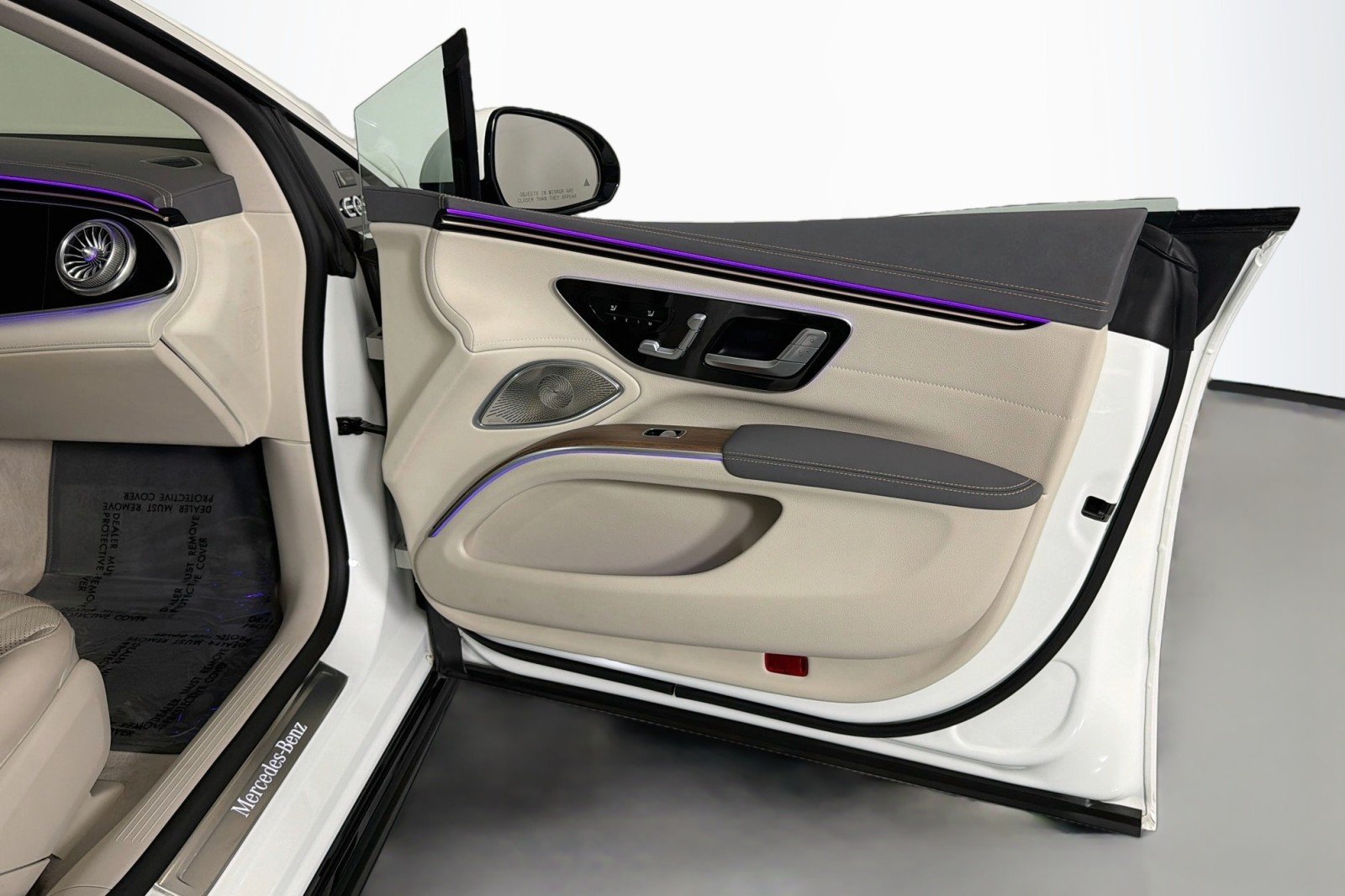 Certified Used 2023 MANUFAKTUR Diamond White Mercedes-Benz 580 image 24