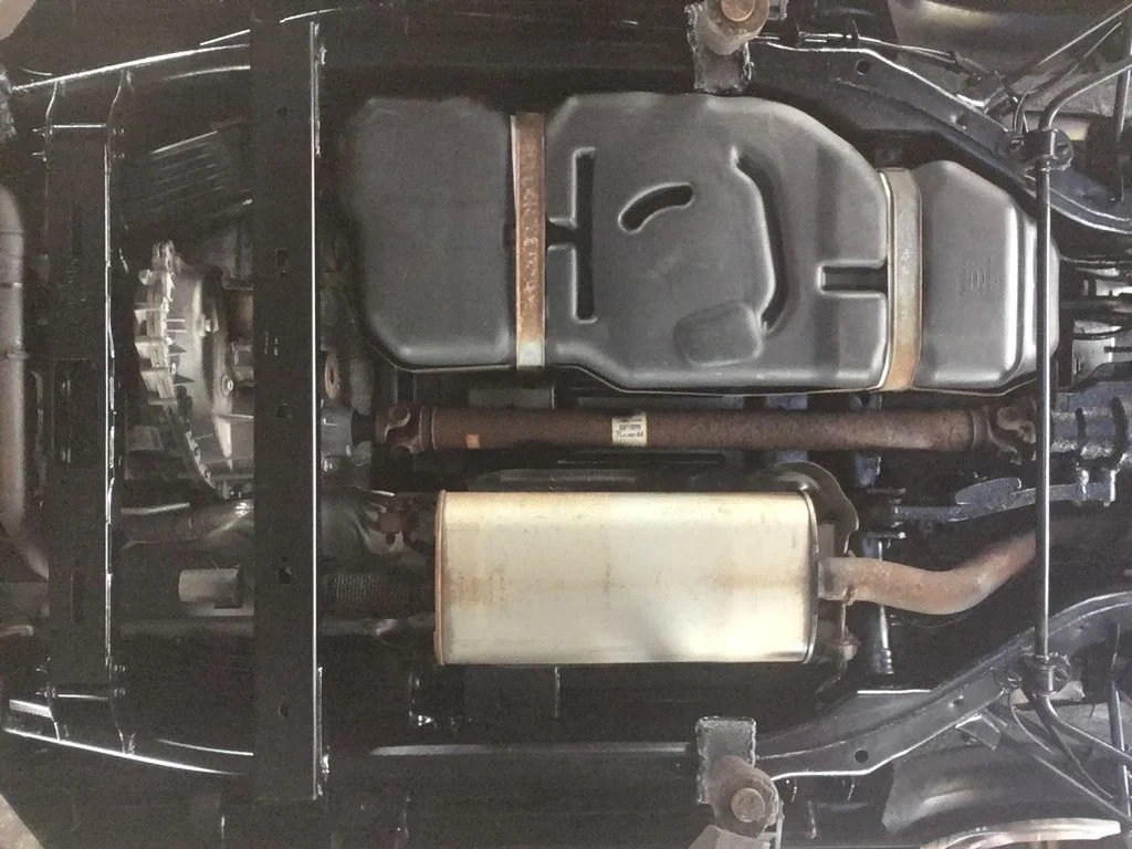 Used 2015 Gray Jeep Sahara image 6