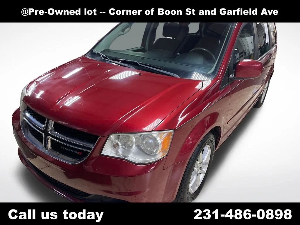 Used 2014 Red Dodge SXT image 1