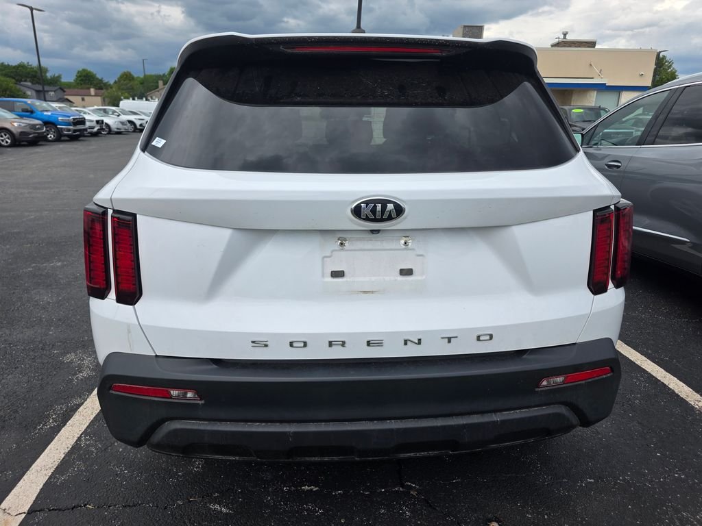 Used 2021 Glacial White Pearl Kia LX image 3