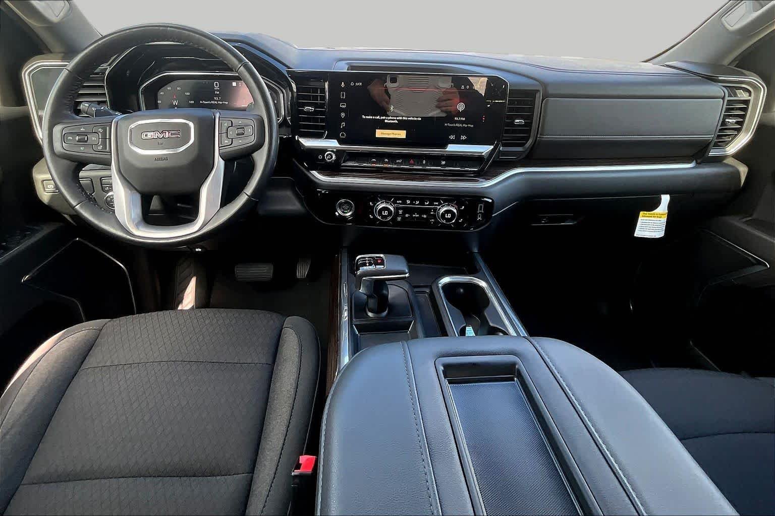 Used 2022 Onyx Black GMC Elevation image 15
