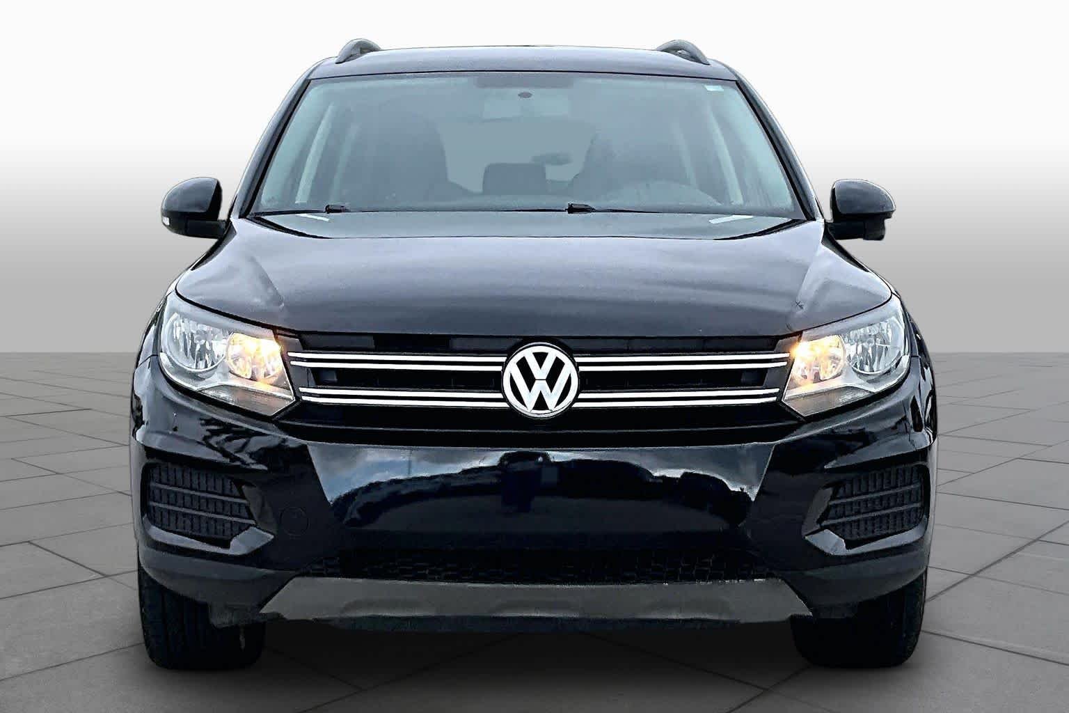Used 2017 Deep Black Pearl Metallic Volkswagen  image 4