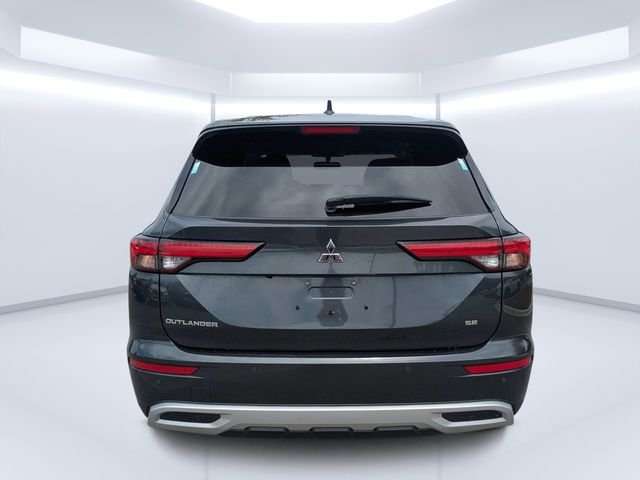 Used 2024 Gray Mitsubishi SE image 4