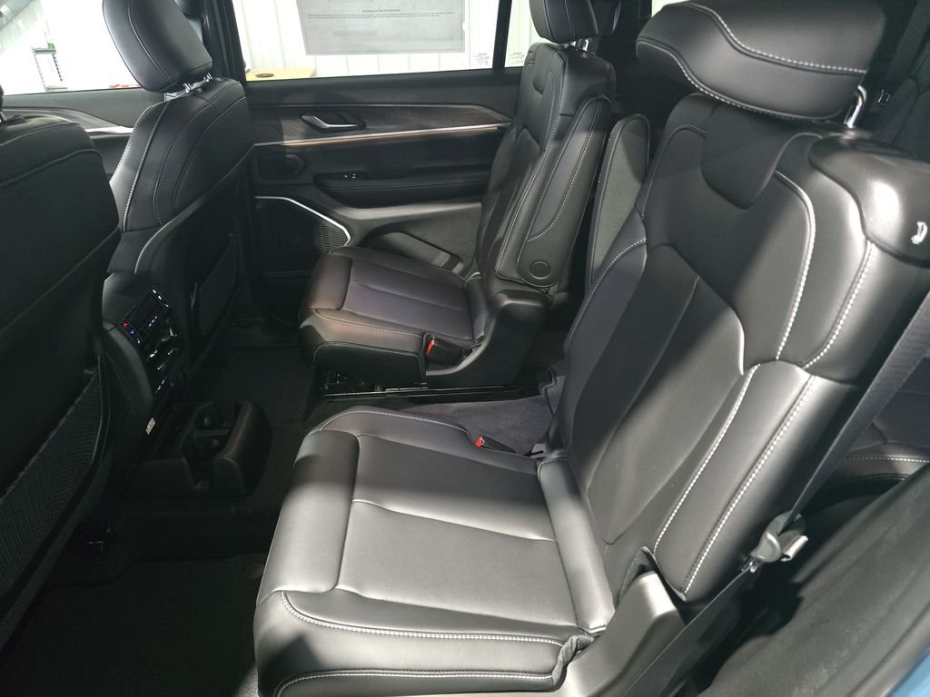 New 2026 Steel Blue Exterior Paint Jeep Limited image 26
