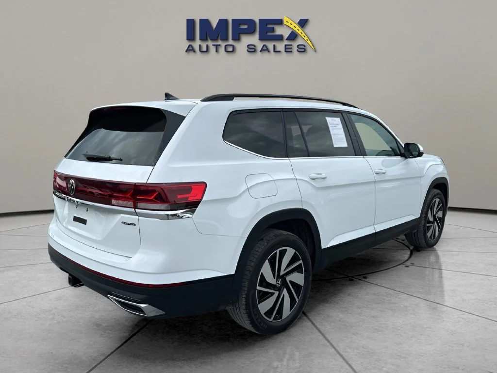 Used 2024  Volkswagen 2.0T SE w/Technology image 5