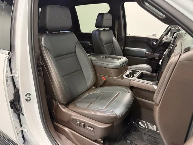 Used 2021 White GMC Denali image 35
