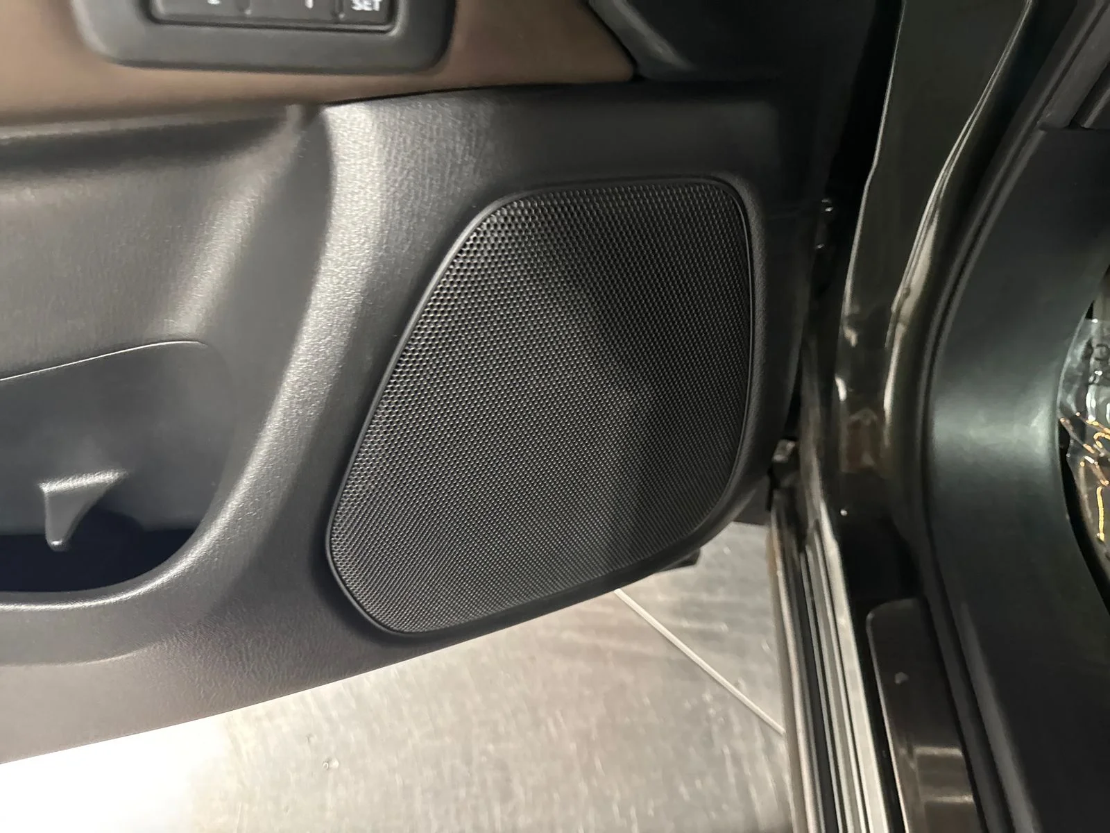 Used 2013 Green INFINITI Base image 17