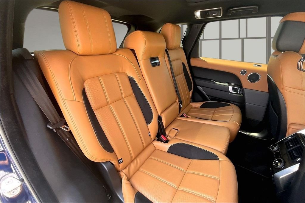 Used 2022 Blue Land Rover HSE Dynamic image 27