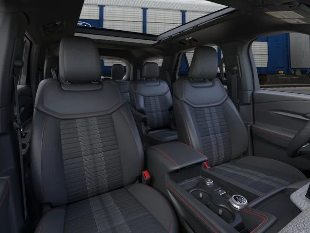 New 2026 Star White Metallic Tri-Coat Ford ST-Line image 10
