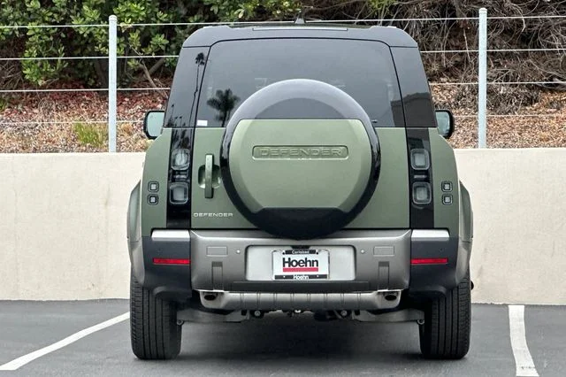 New 2026 Woolstone Green Land Rover S image 4
