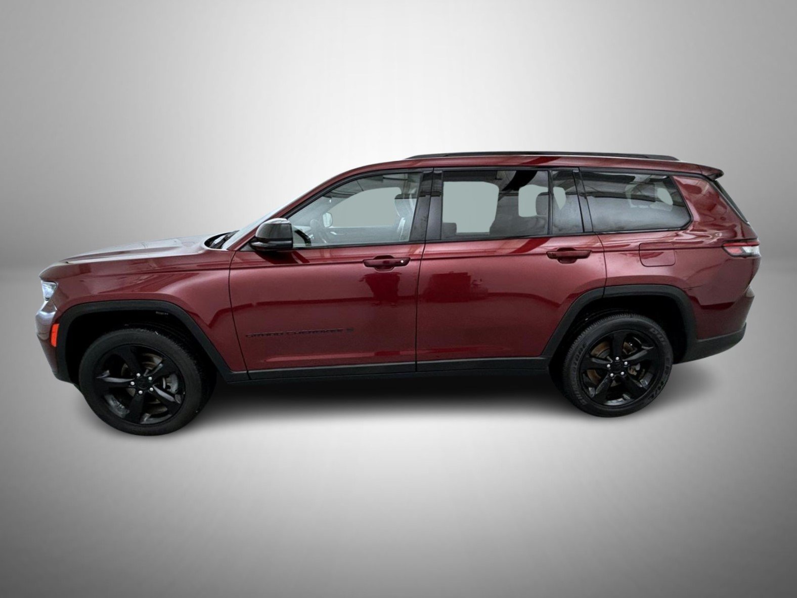 Used 2023 Red Jeep Altitude image 8
