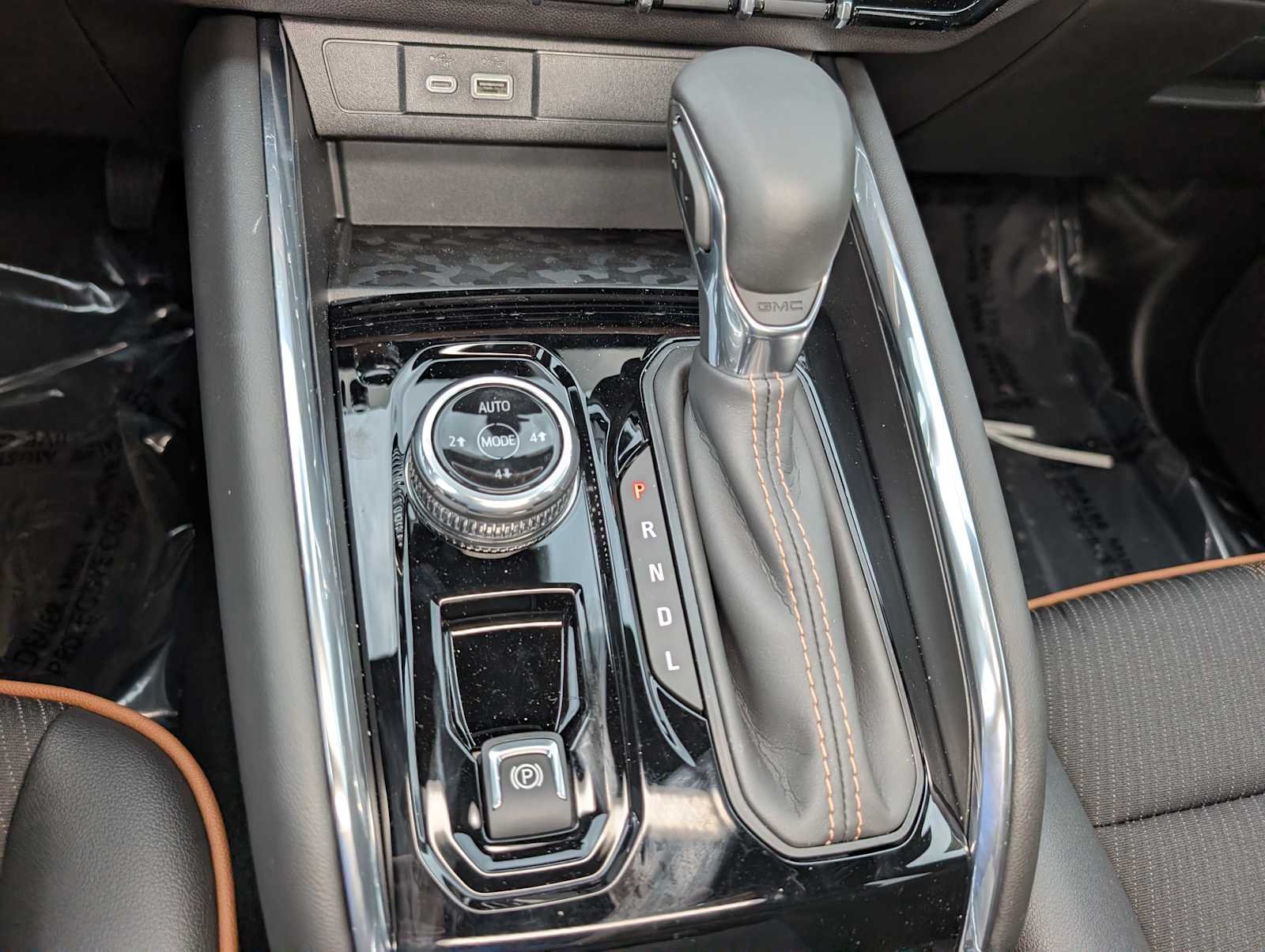 2026 GMC Canyon AT4 - Photo 25