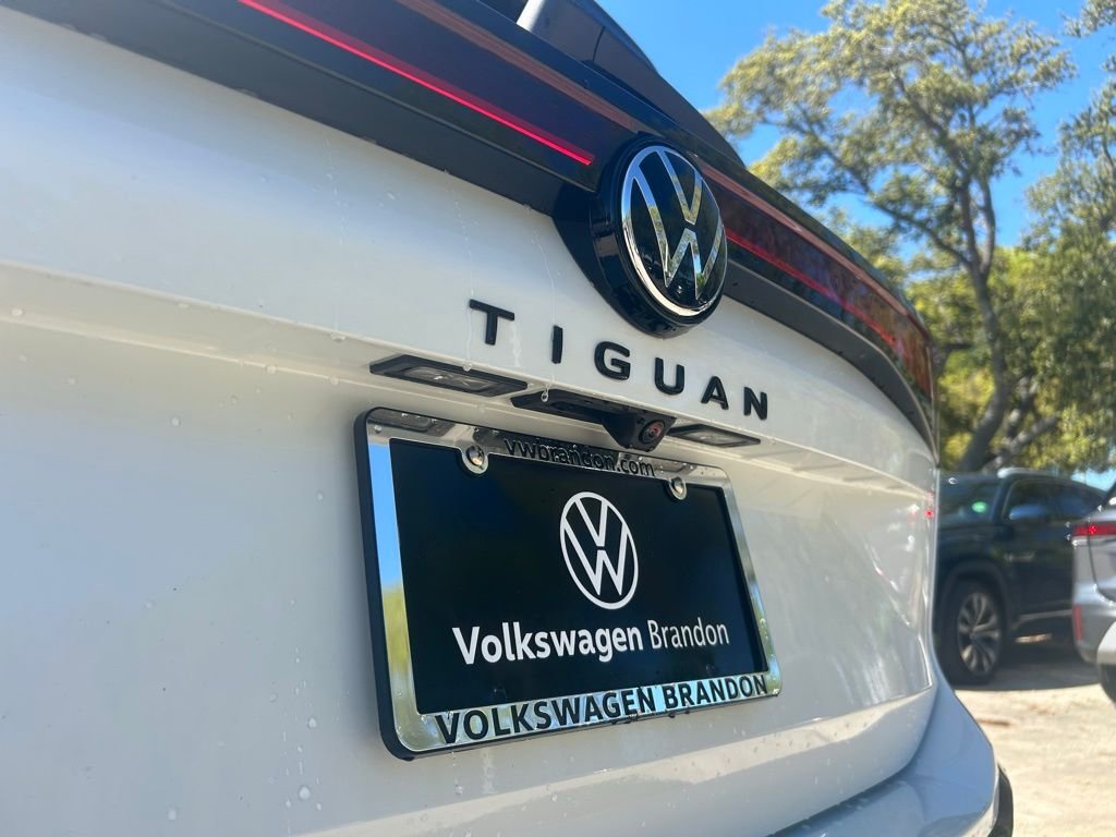 New 2026 White/off-white Volkswagen SE R-Line Black image 49