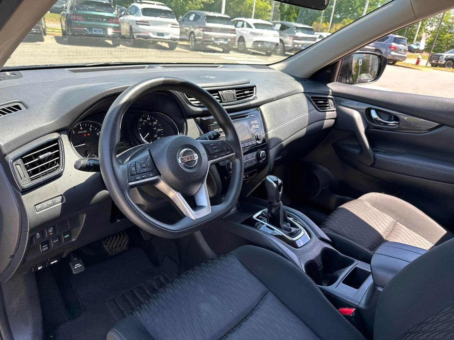 Used 2017 Black Nissan S image 27
