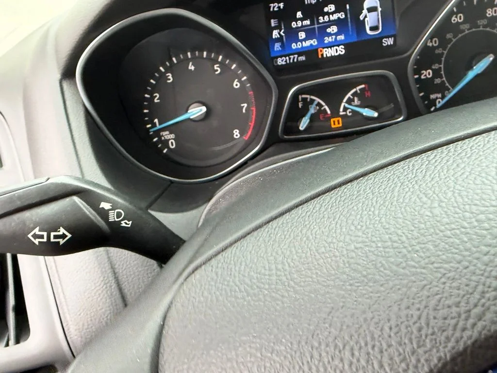 Used 2018 Red Ford SEL image 29