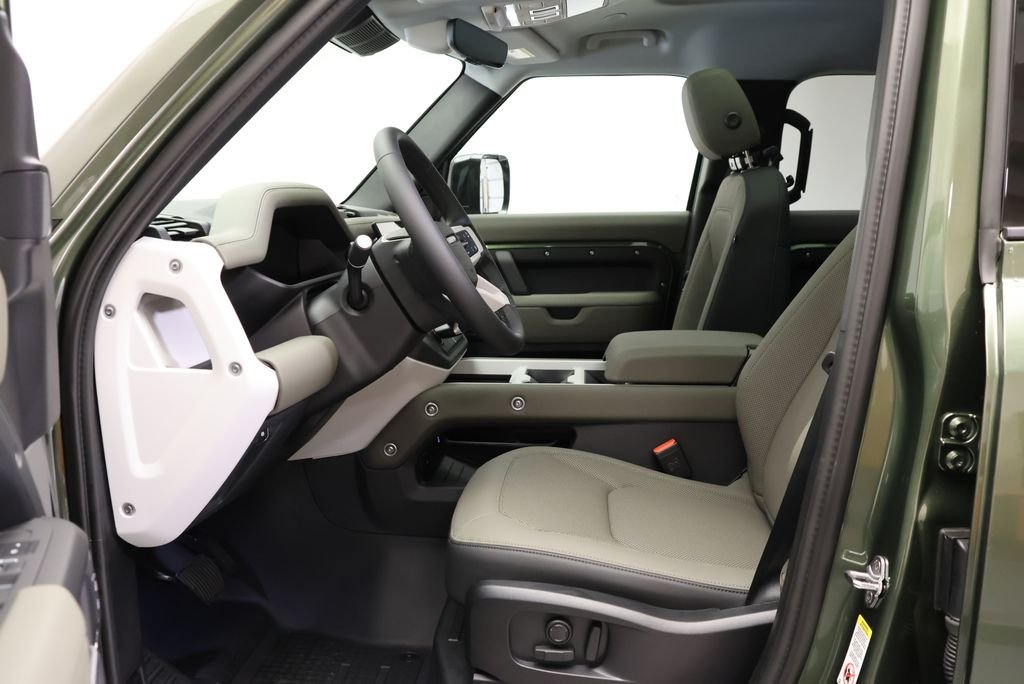 New 2026 Woolstone Green Land Rover S image 28