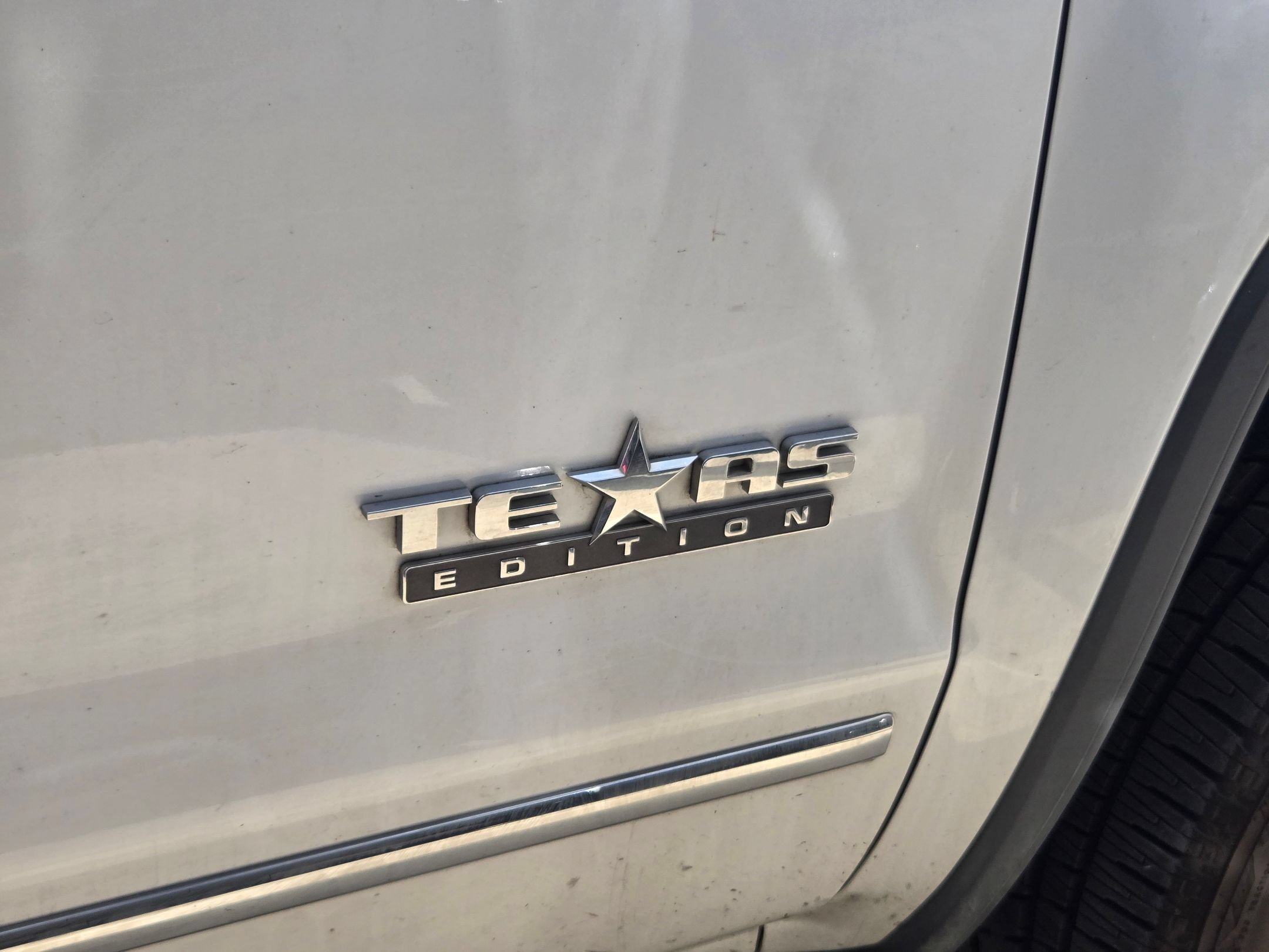 Used 2017 WHITE FROST TRICOAT GMC SLT image 8
