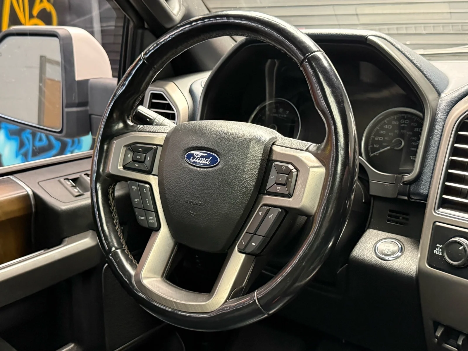 Used 2018 White Platinum Metallic Tri-Coat (ug) Ford Limited image 11