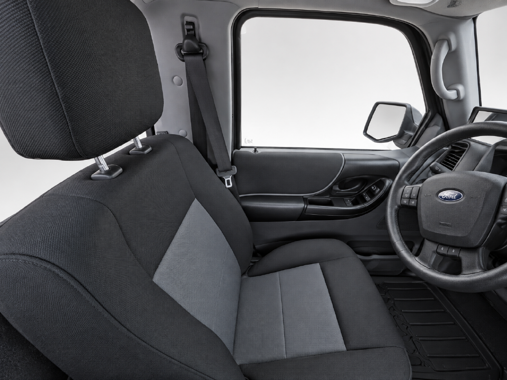 Used 2010 Blue Ford XL image 9