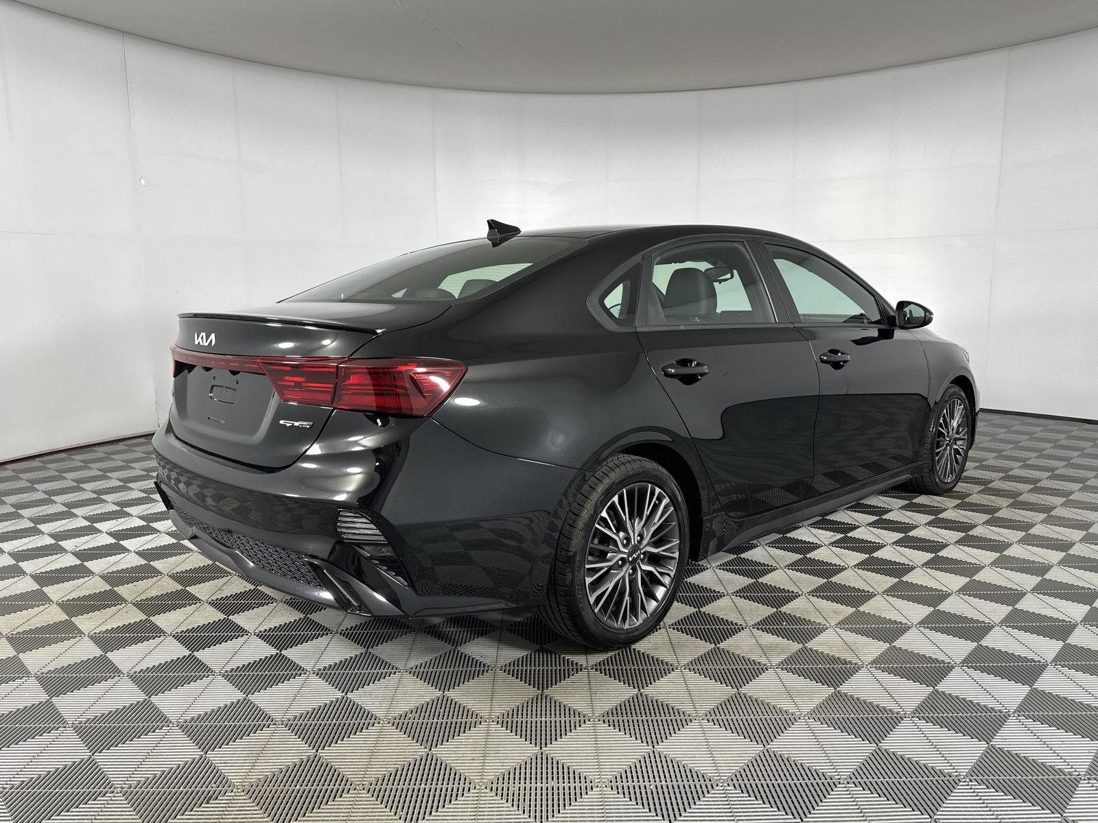 Used 2024 Aurora Black Pearl Kia GT-Line image 20
