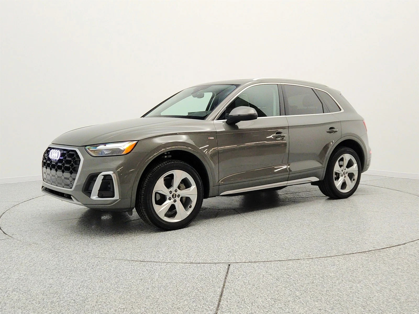 2023 Audi Q5 45 Premium Plus's photo