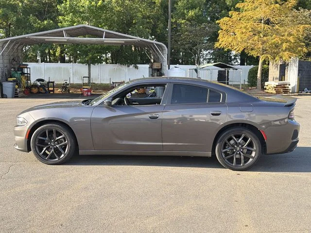 Used 2022 Gray Dodge SXT image 2