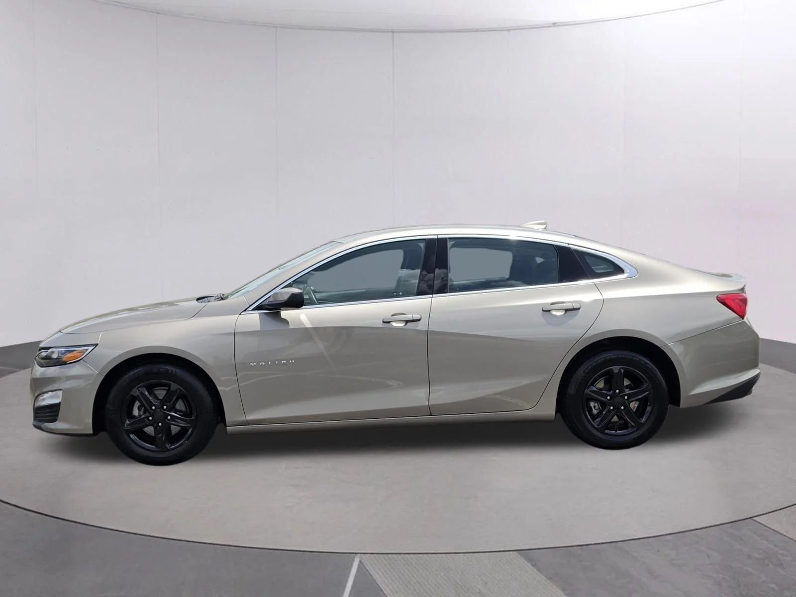 Used 2024 Mineral Gray Metallic Chevrolet LT image 10
