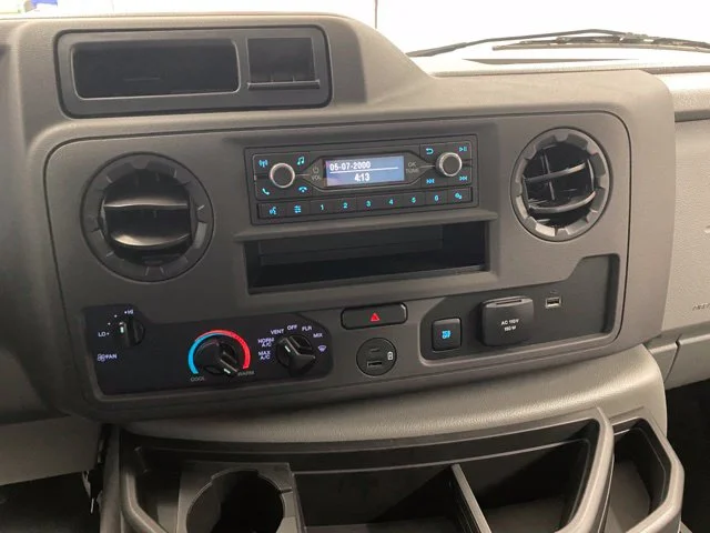 New 2025 Oxford White Ford E-350 SRW image 39