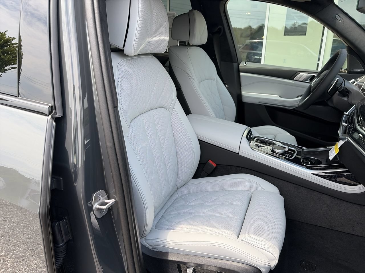 New 2027 Dravit Grey Metallic BMW xDrive40i image 38