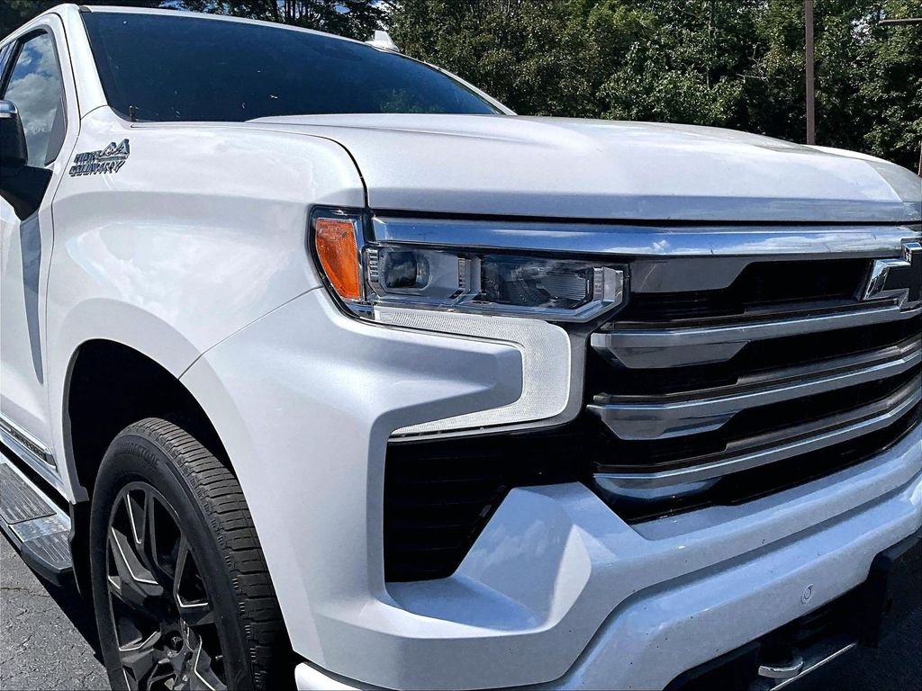 Used 2022 Beige Chevrolet High Country image 34