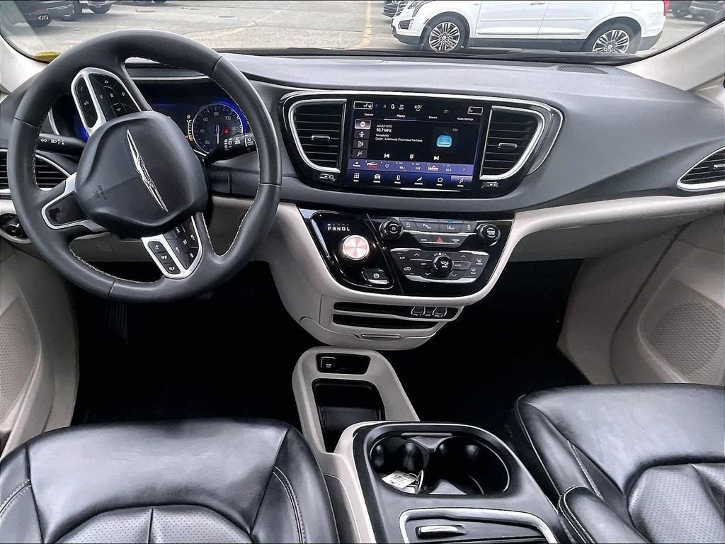 Used 2023 Black Chrysler Touring L image 15