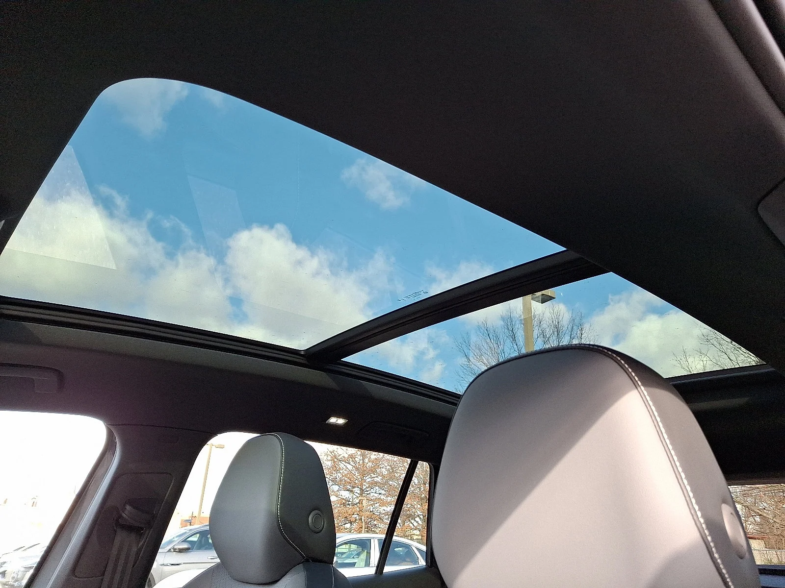 2026 Volkswagen Tiguan SE R-LINE BLACK - Photo 11