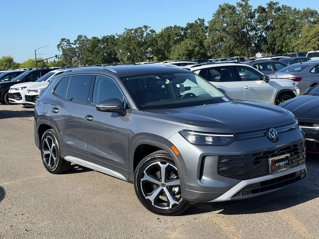New 2026 Platinum Gray Metallic Volkswagen 2.0T SE image 3